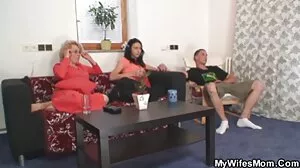 Scena ręczna z uwodzicielską Denise sex analny filmiki Matin z Immoral na żywo