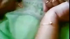 Młody huk z namiętną Natalią Starr i Scarlett Knight z darmowy sex analny Private