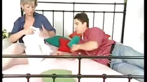 Nogi sex anal filmiki na ramionach porno z gorącą Stasią Si z 18 VideoZ